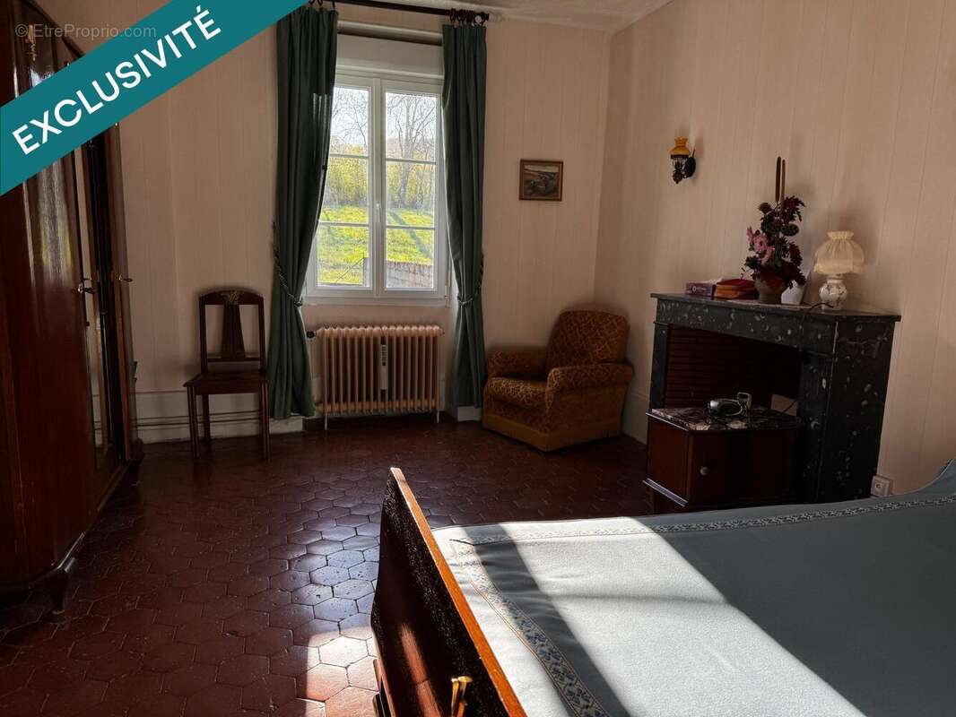 Maison 110 m² à Saint-Sernin-Du-Plain  - photo 2