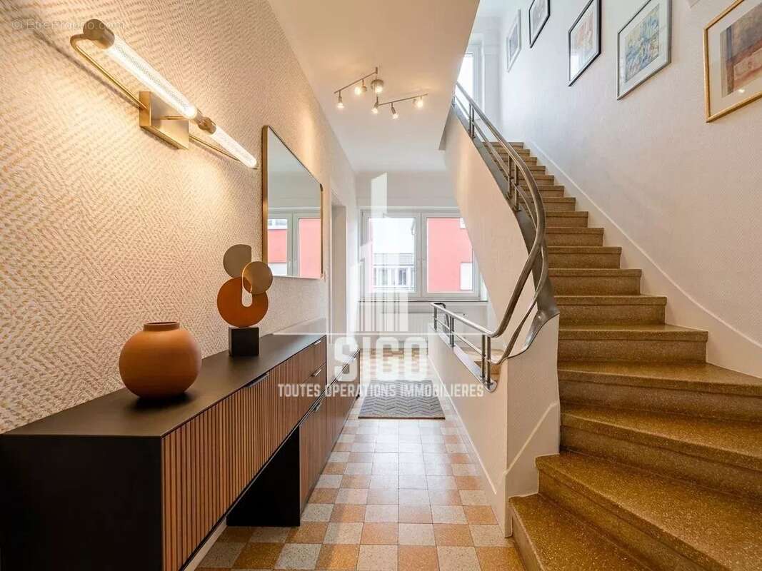 Maison à BELLEGARDE