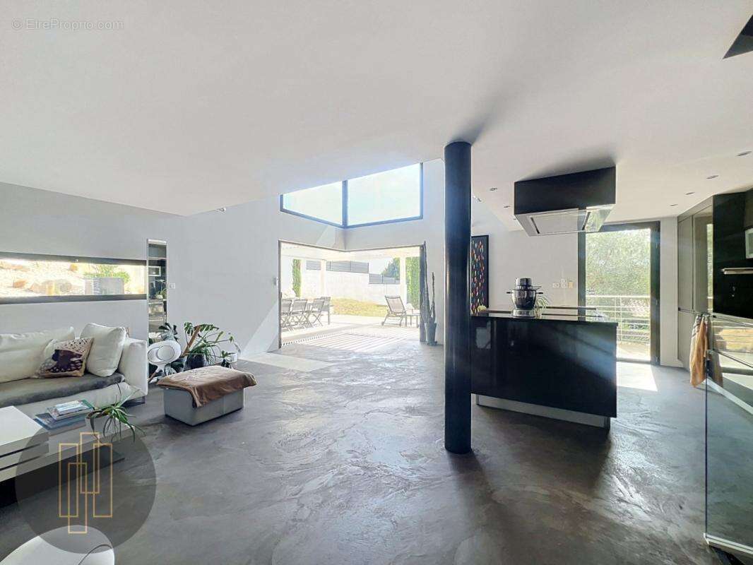 Exclusivité - Maison contemporaine 4 chambres au centre de Reyrieux - photo 7