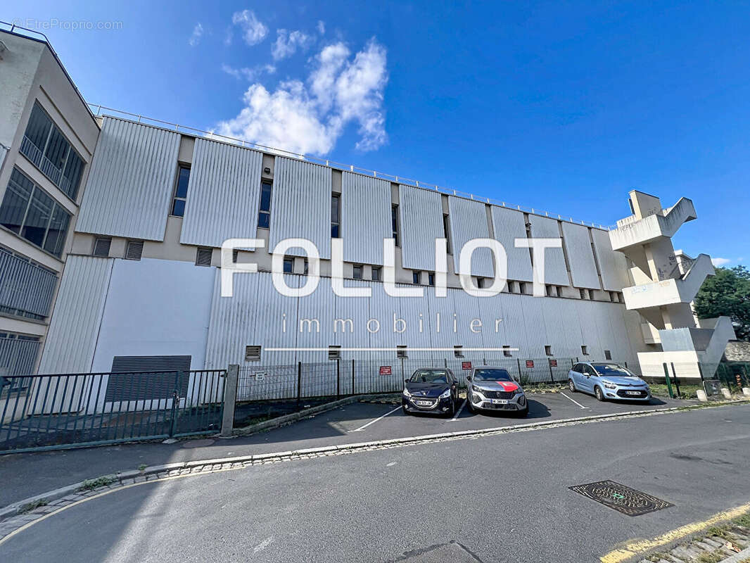 A vendre  saint lo  centre ville  50000   2500 m2 de bureaux - photo 18