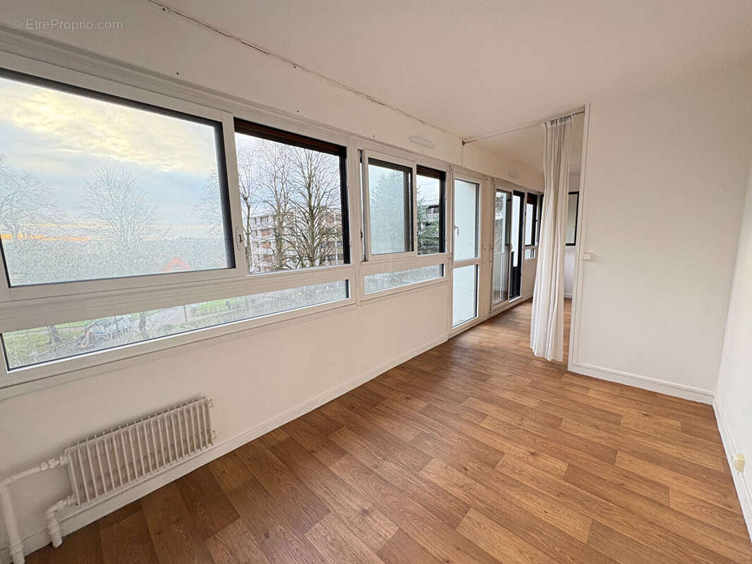 Appartement à VERRIERES-LE-BUISSON