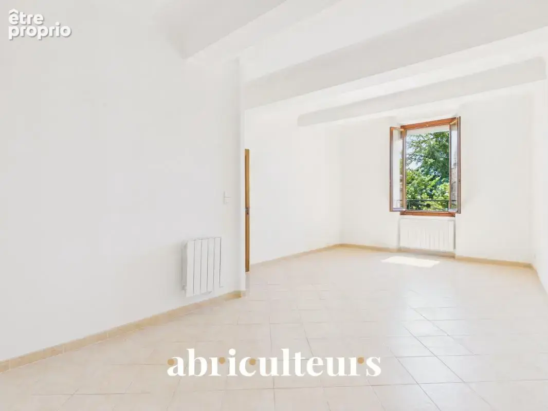 Maison de village avec jardin, garage, cave et grenier aménageable à Saint-Cannat - photo 9