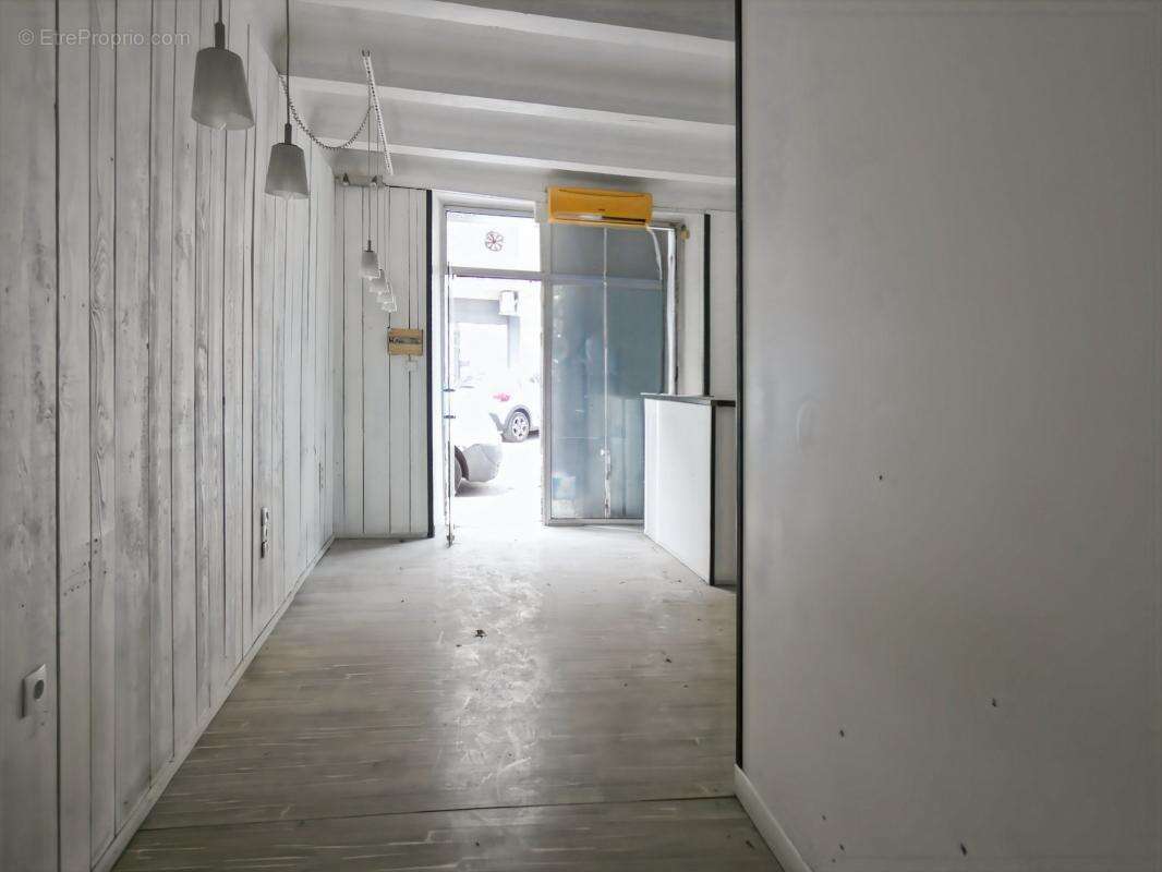 Immeuble Alès 160 m2, local commercial et trois appartements - photo 4