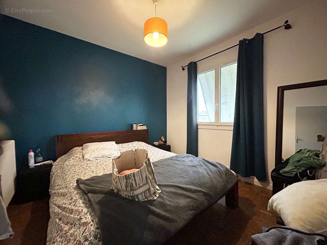 Maison à SAINT-PANTALEON-DE-LARCHE