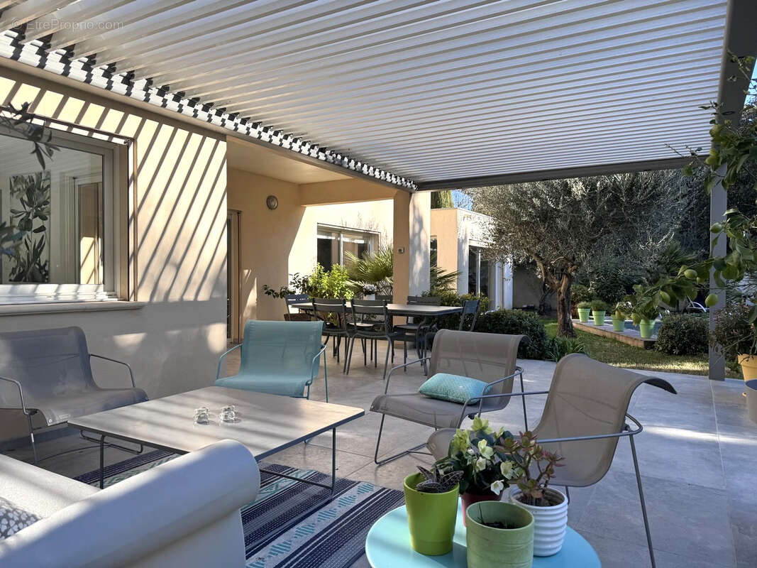 Maison à VILLENEUVE-LES-AVIGNON