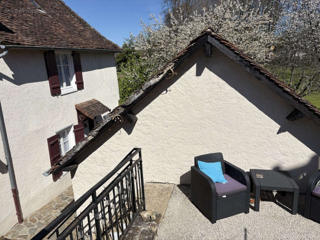 Maison à ARNAC-POMPADOUR