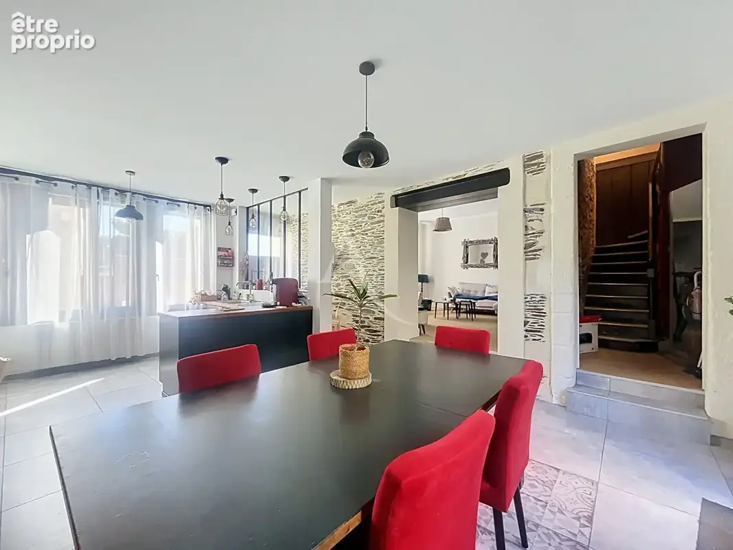 Maison de ville rénovée au coeur de Segré - photo 2