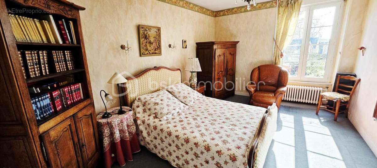 Maison à SAINT-HILAIRE-DU-HARCOUET