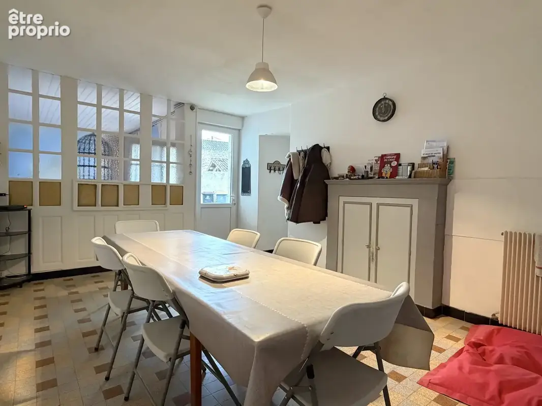 Maison plain pied, 150 m2, 3 chambres, dépendances, cave. Terrain clos de 1227 m2 - photo 2