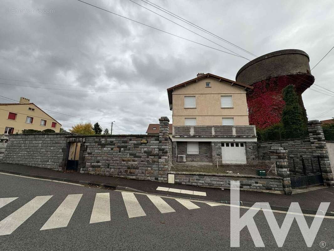 Maison à PONT-DU-CHATEAU