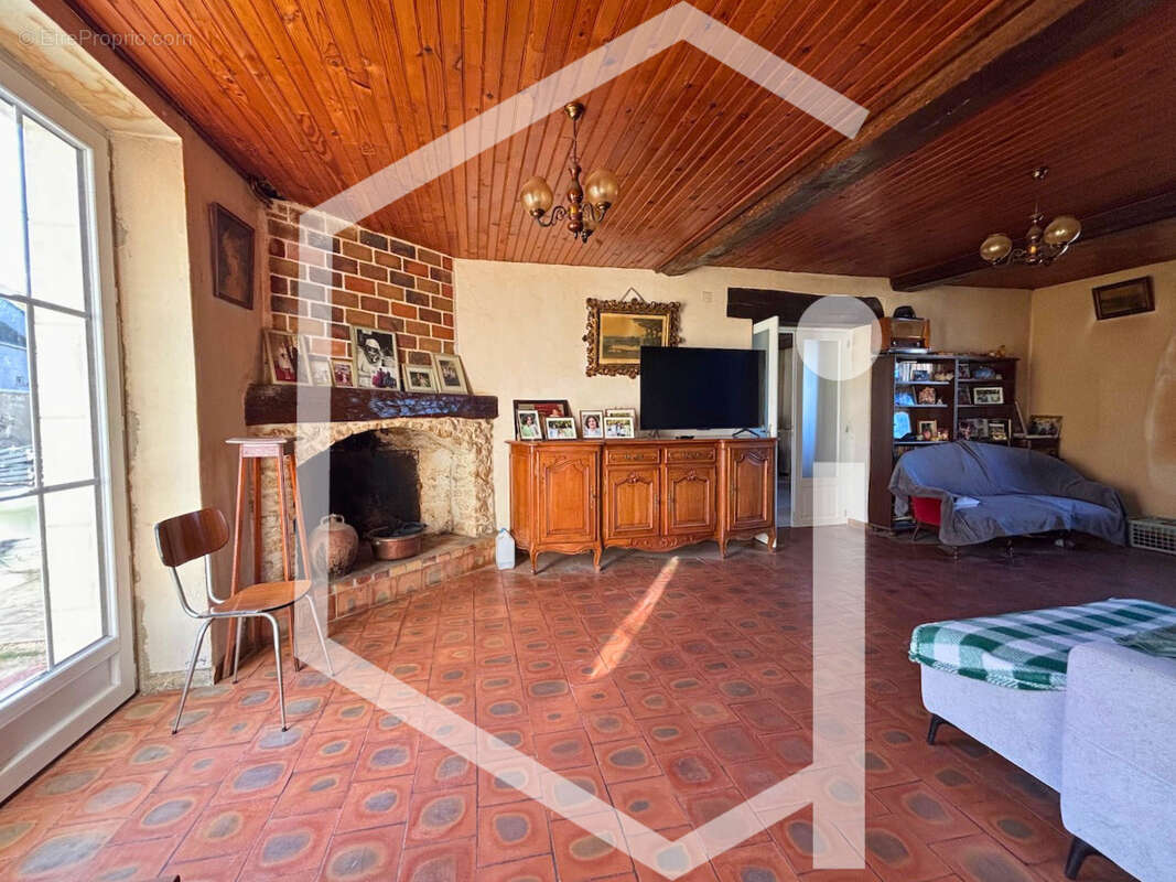 Maison à DONZY