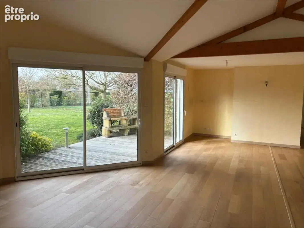 Maison 121 m² à Saint-Georges-Les-Baillargeaux  - photo 6