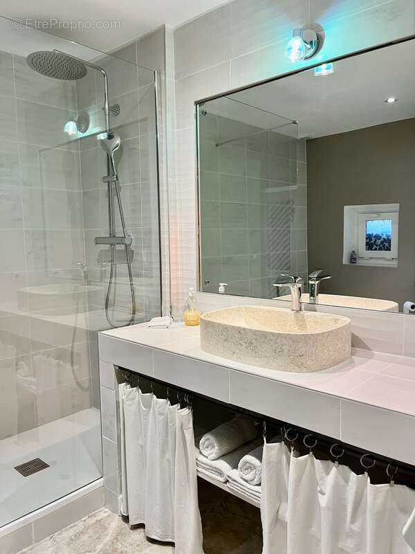 Maison à SUZE-LA-ROUSSE