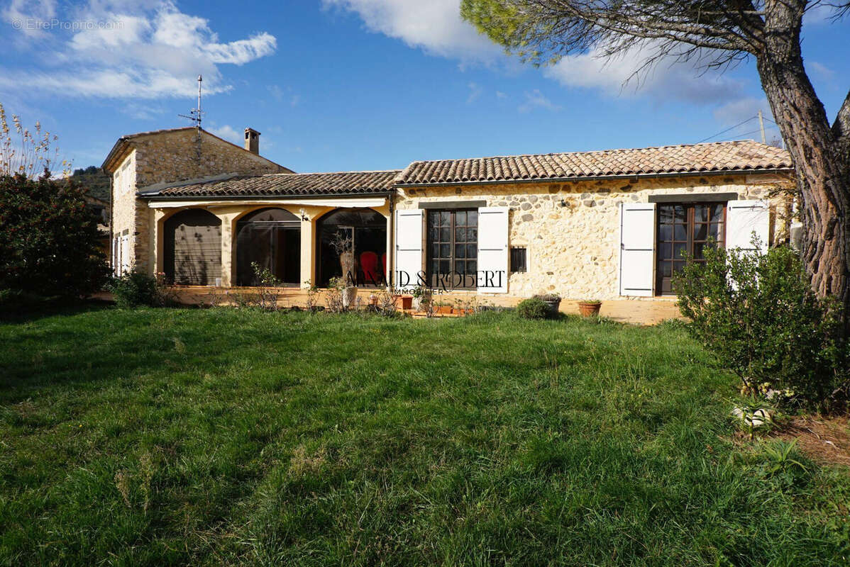 Maison à ROCHEMAURE