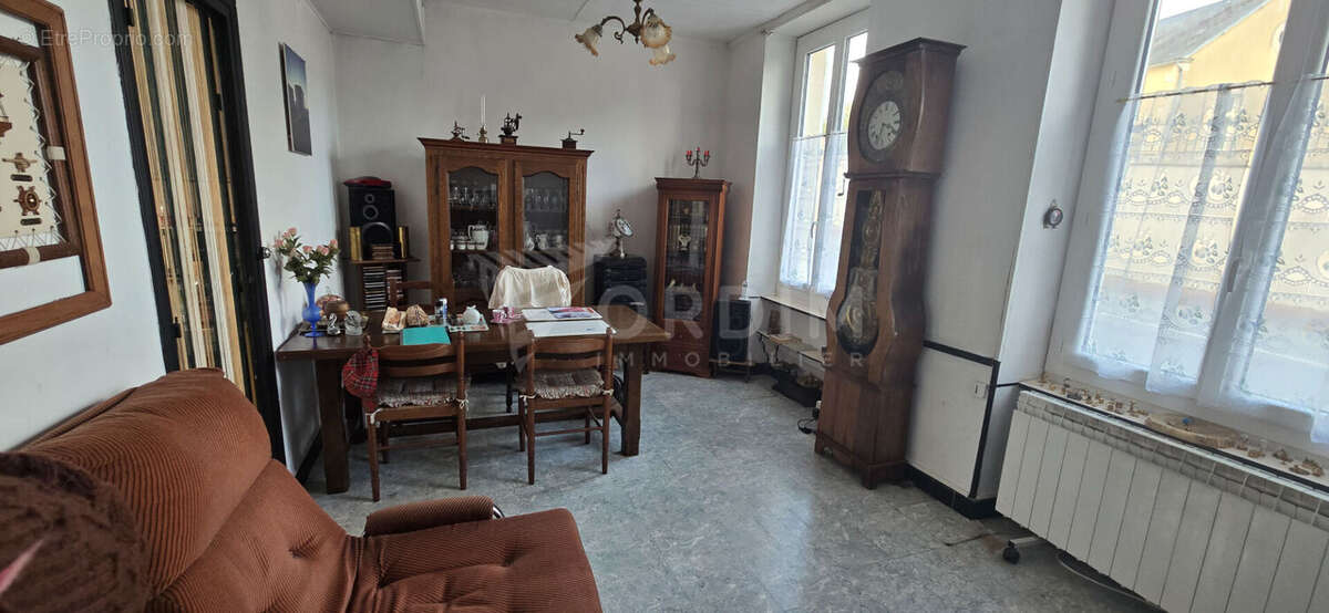 Maison à COSNE-COURS-SUR-LOIRE