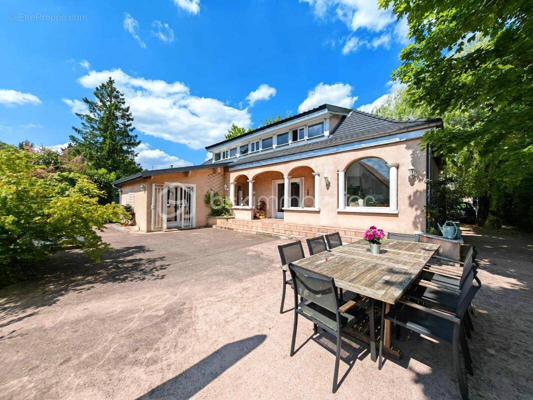 Maison à CHARTRETTES