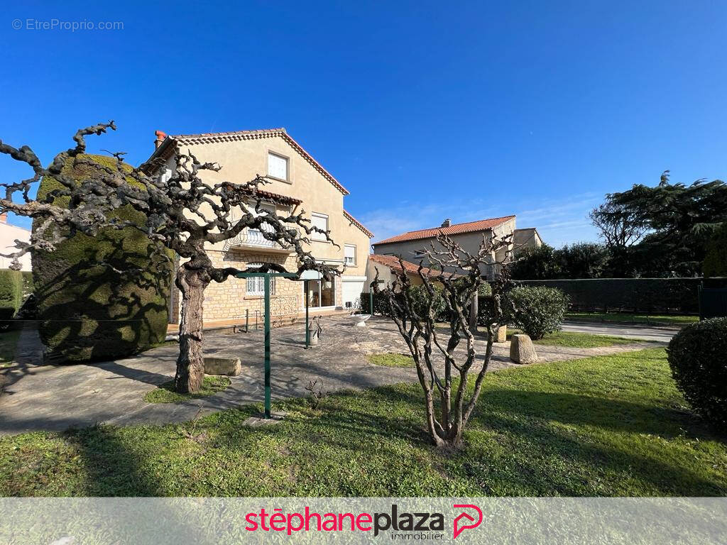 Maison à BAGNOLS-SUR-CEZE