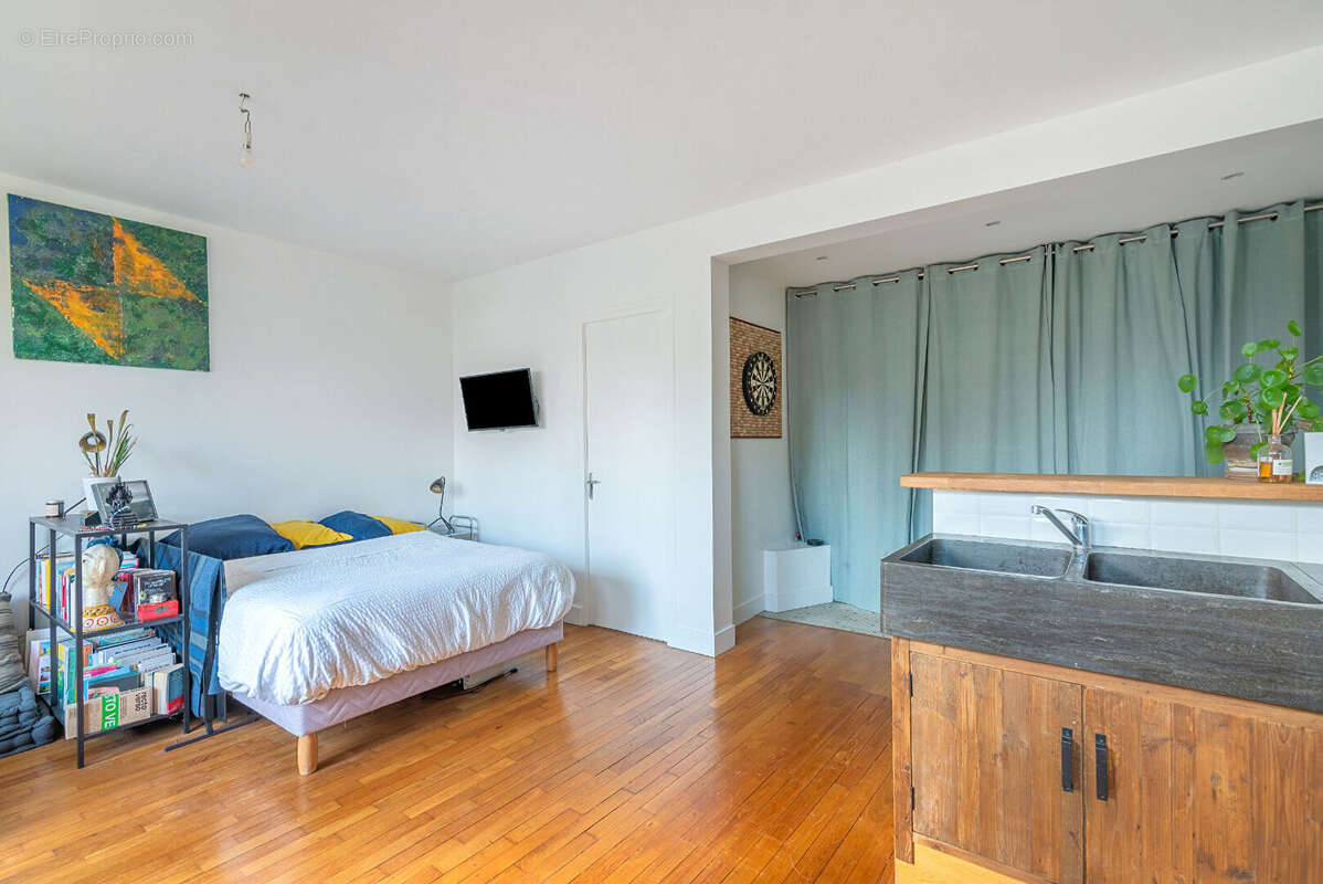 Appartement à LES LILAS