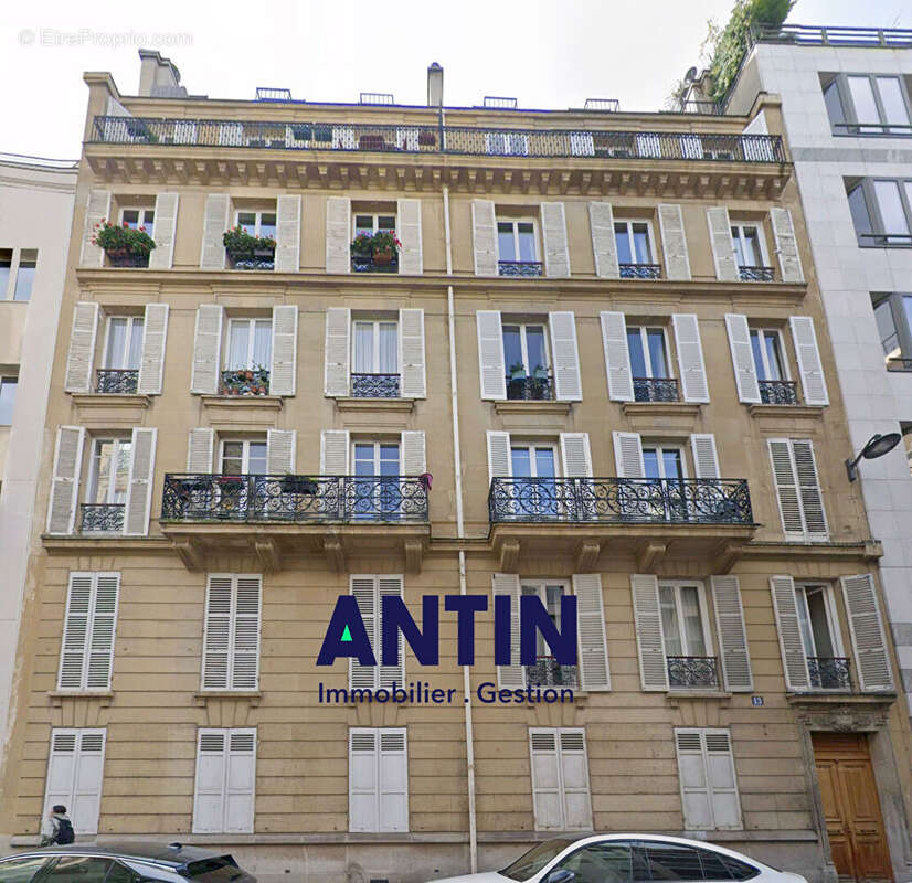 Appartement à PARIS-17E