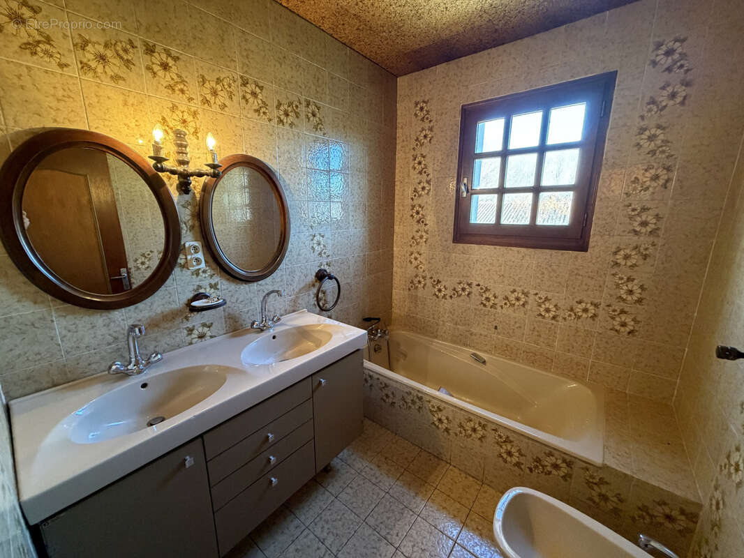Maison à SAINT-JUERY