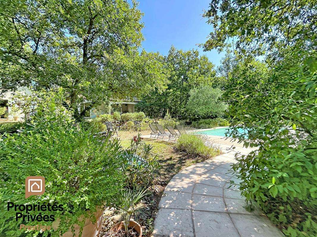Villa 4 chambres - Piscine - Dépendance - Terrain 4 652 m² - Forcalqueiret 83136 - photo 7