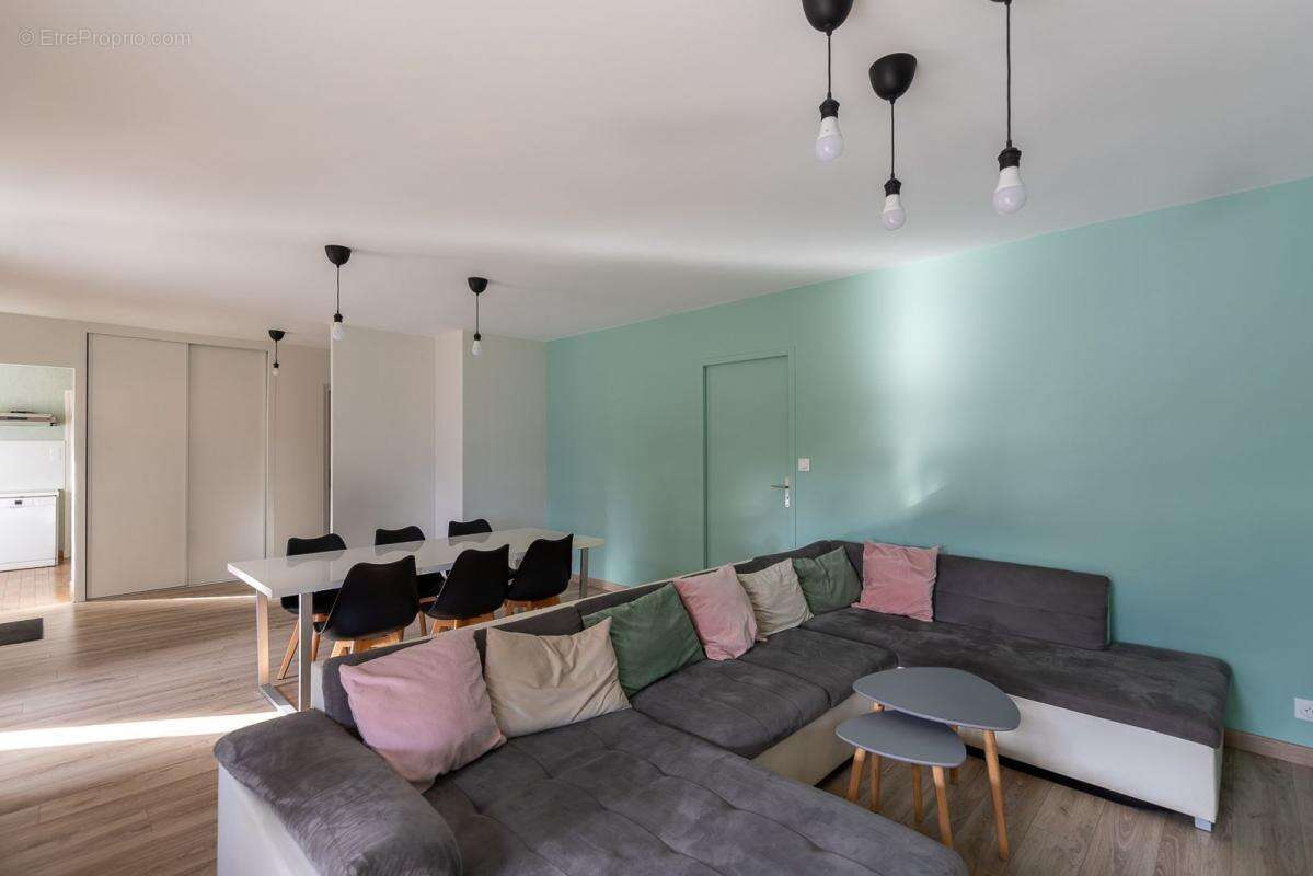 Maison à SAINT-MARTIN-BELLE-ROCHE