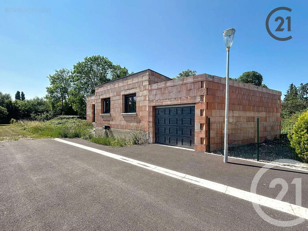 Maison à NEUFCHATEL-SUR-AISNE