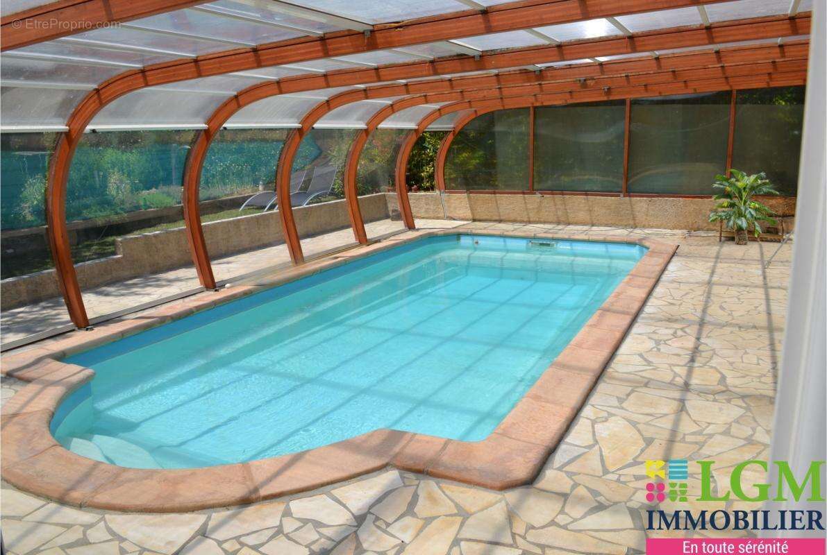 Villa familiale – dépendance – grand terrain arboré – piscine - photo 4