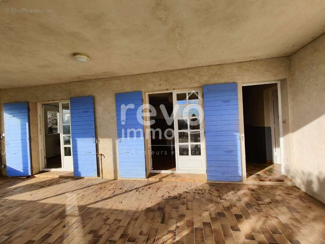 Maison à LA BAUME-DE-TRANSIT