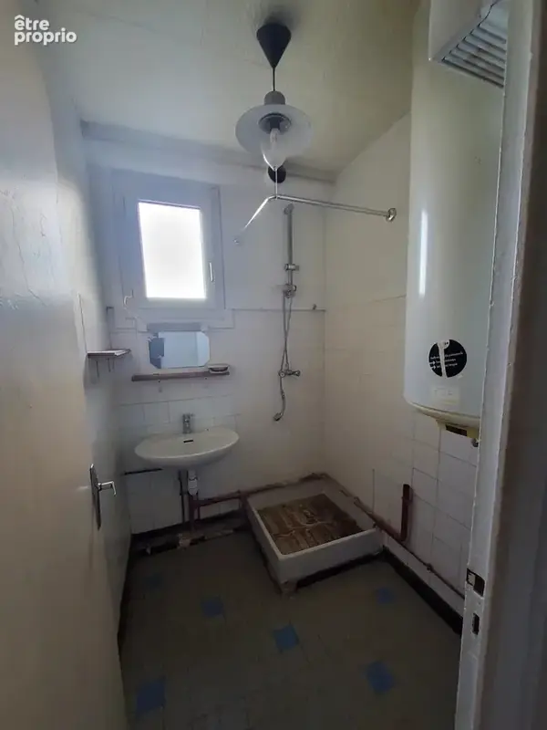 Tullins – T3 à rénover avec cave, 60 m², idéal investissement ou premier achat – 72 000 € - photo 4