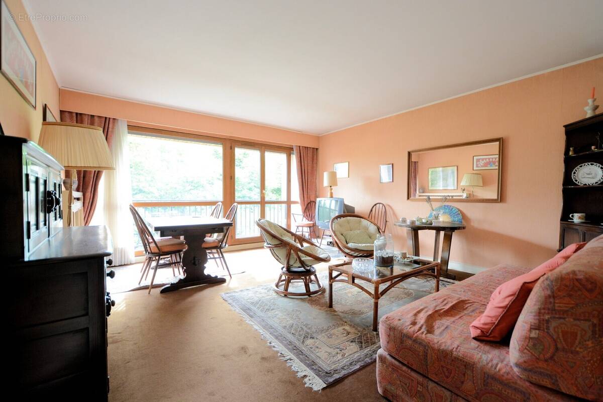 Appartement à SAINT-MAUR-DES-FOSSES