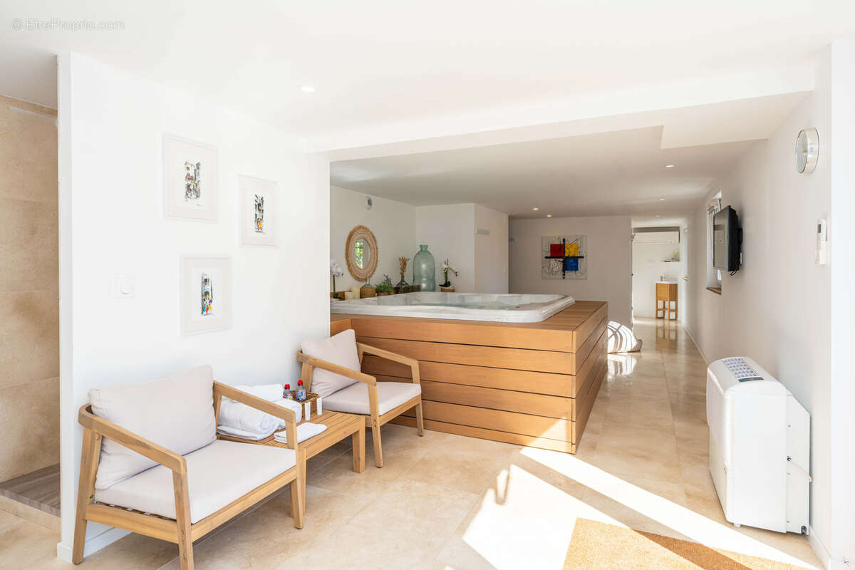 Maison à LA COLLE-SUR-LOUP