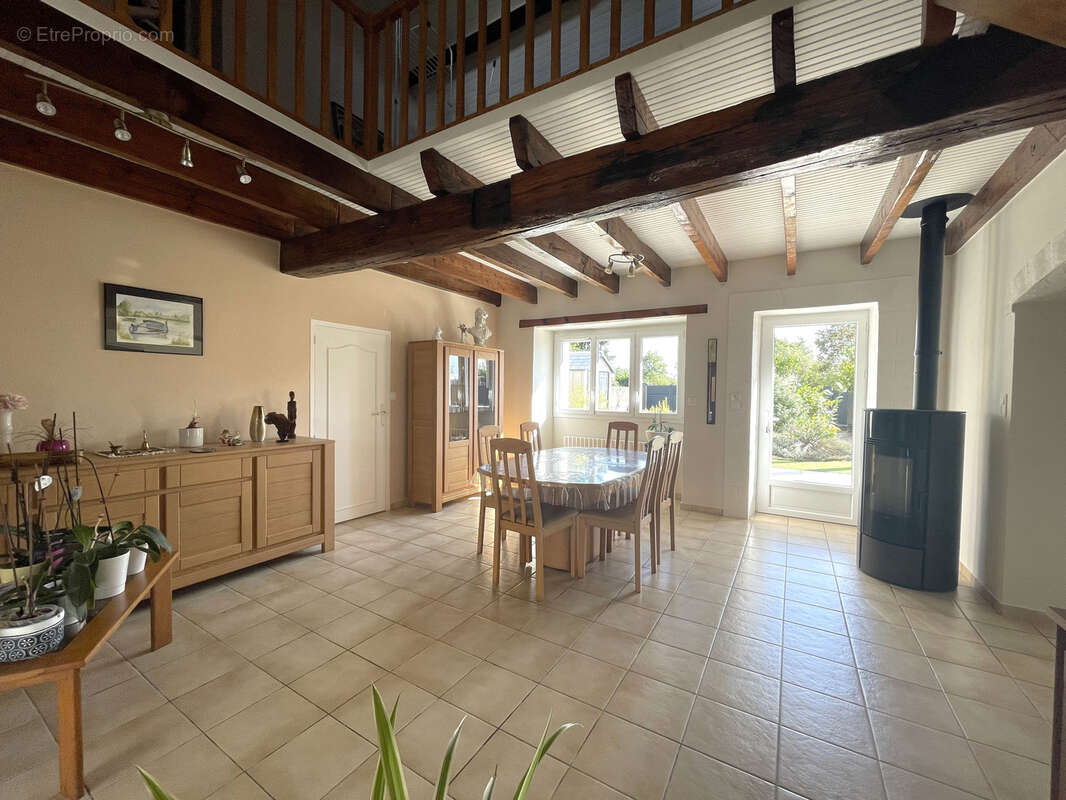 Maison à SAINT-MARS-DU-DESERT