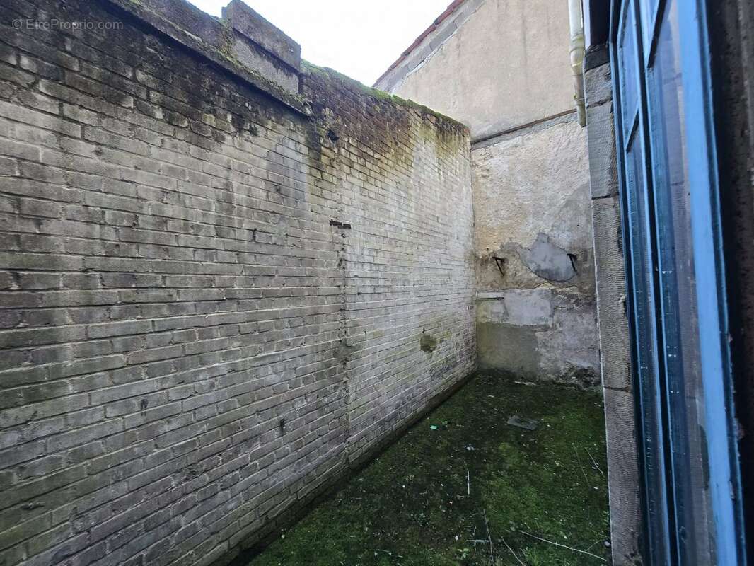 cour RDC - Appartement à PONT-A-MOUSSON