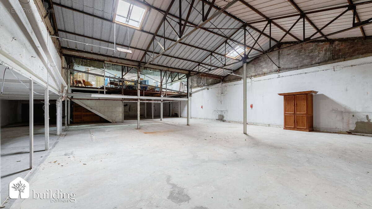 Commerce à COURBEVOIE