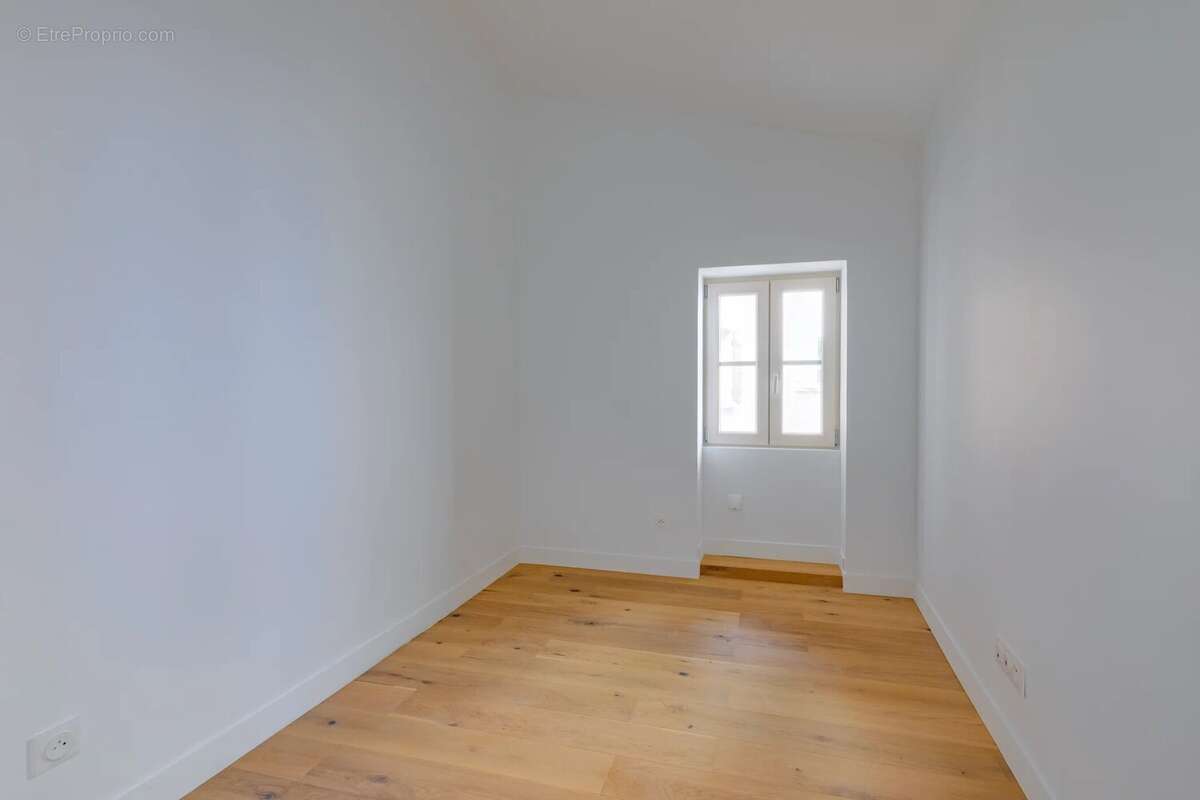 Appartement à SAINT-GENIS-LAVAL