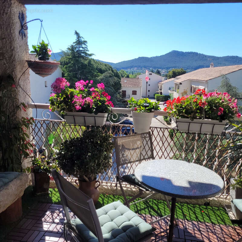 Appartement à SAINT-CYR-SUR-MER