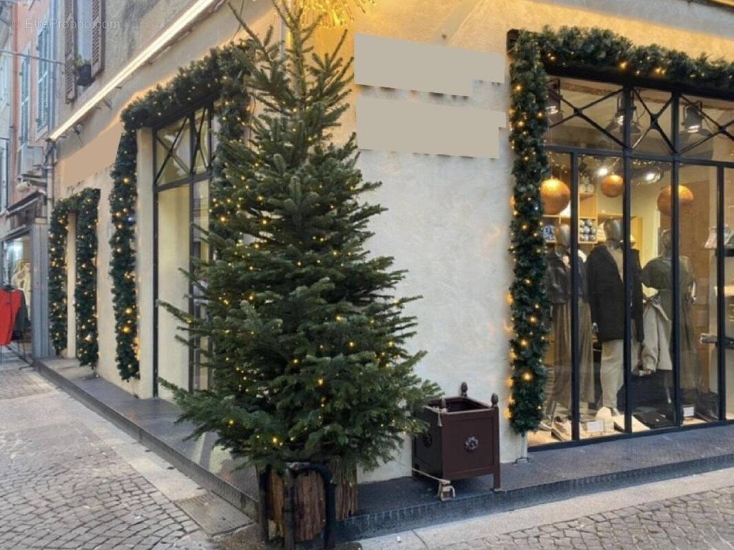 Commerce à L'ISLE-SUR-LA-SORGUE