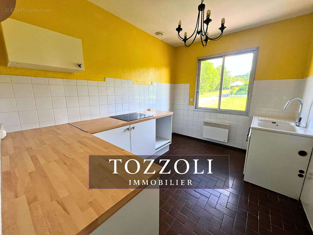 Appartement à SAINT-PIERRE-DE-CHANDIEU