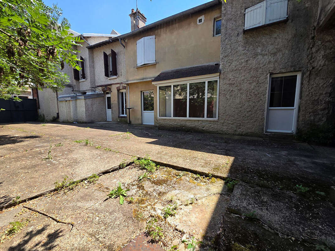 Maison à EPERNON