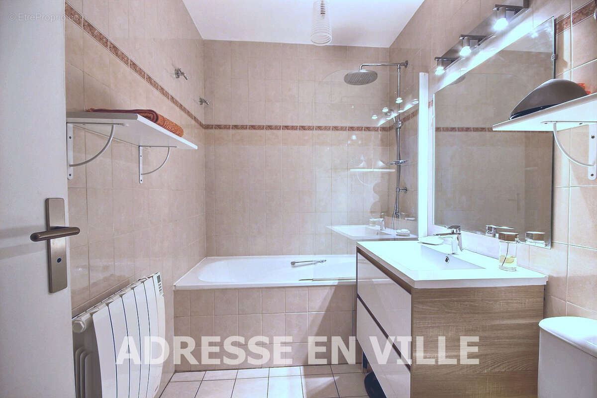 Studio avec balcon sur jardin entièrement meublé. - photo 5