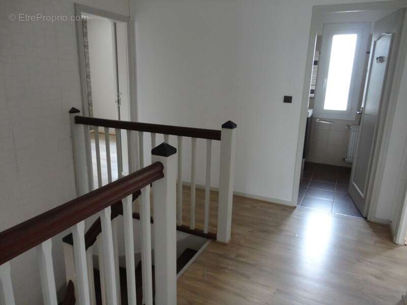 Dpt Tarn (81), à vendre Castres villa P6 de 124 m² sur terrain 358 m² avec terrasse et garage - photo 17