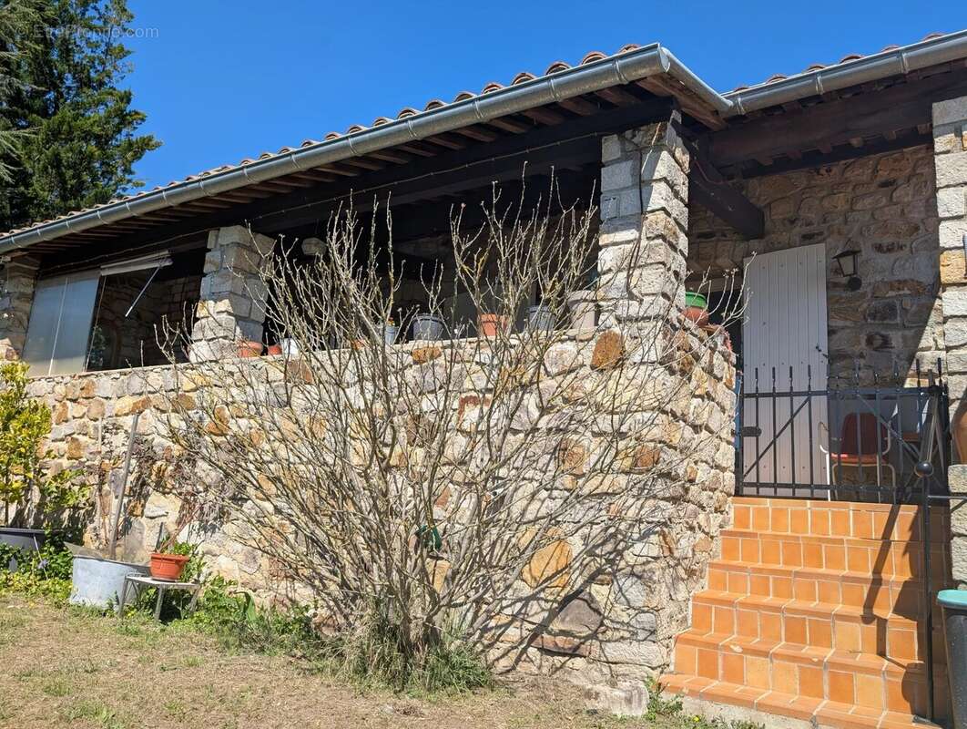 Maison à SAINT-BRES