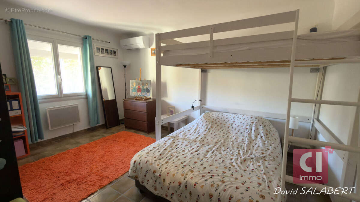 Maison à SAINTE-ANASTASIE-SUR-ISSOLE