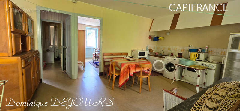 Maison à SAINT-SAUVEUR-DE-MONTAGUT