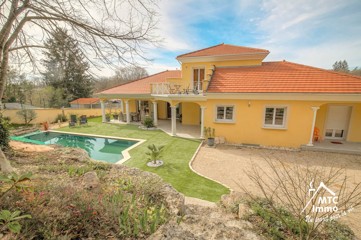 Maison à PONT-DE-CHERUY