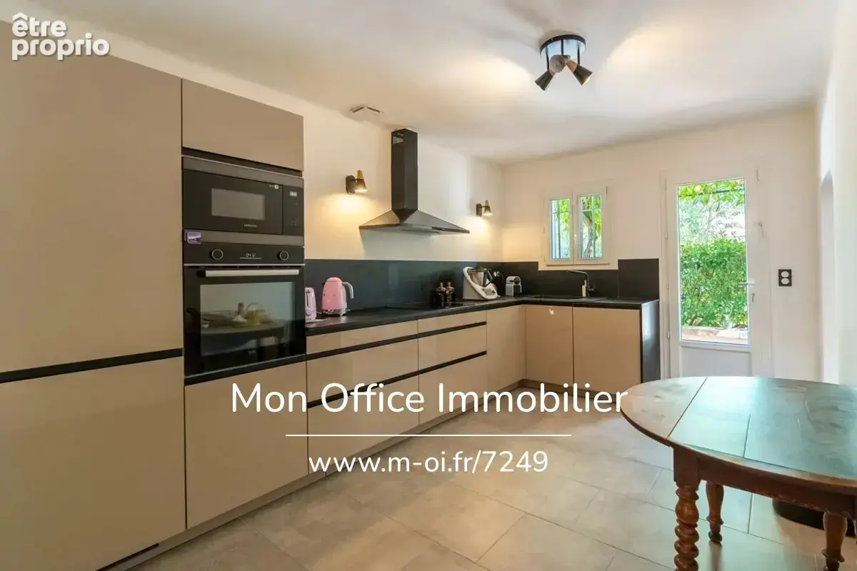 Référence : 7249-NGU. - Maison 8 pièces - 5 chambres - Bureau - Calme - centre-ville à vélo - photo 11