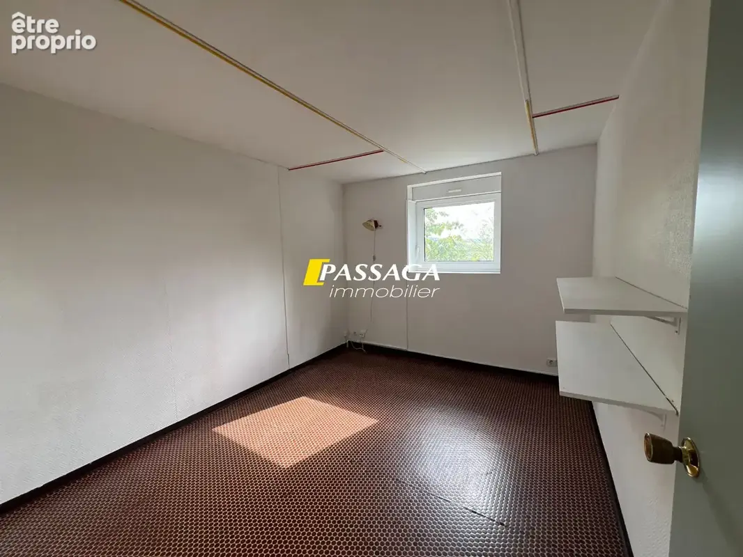 A VENDRE - Maison d'architecte avec terrain attenant - GAGES - photo 11