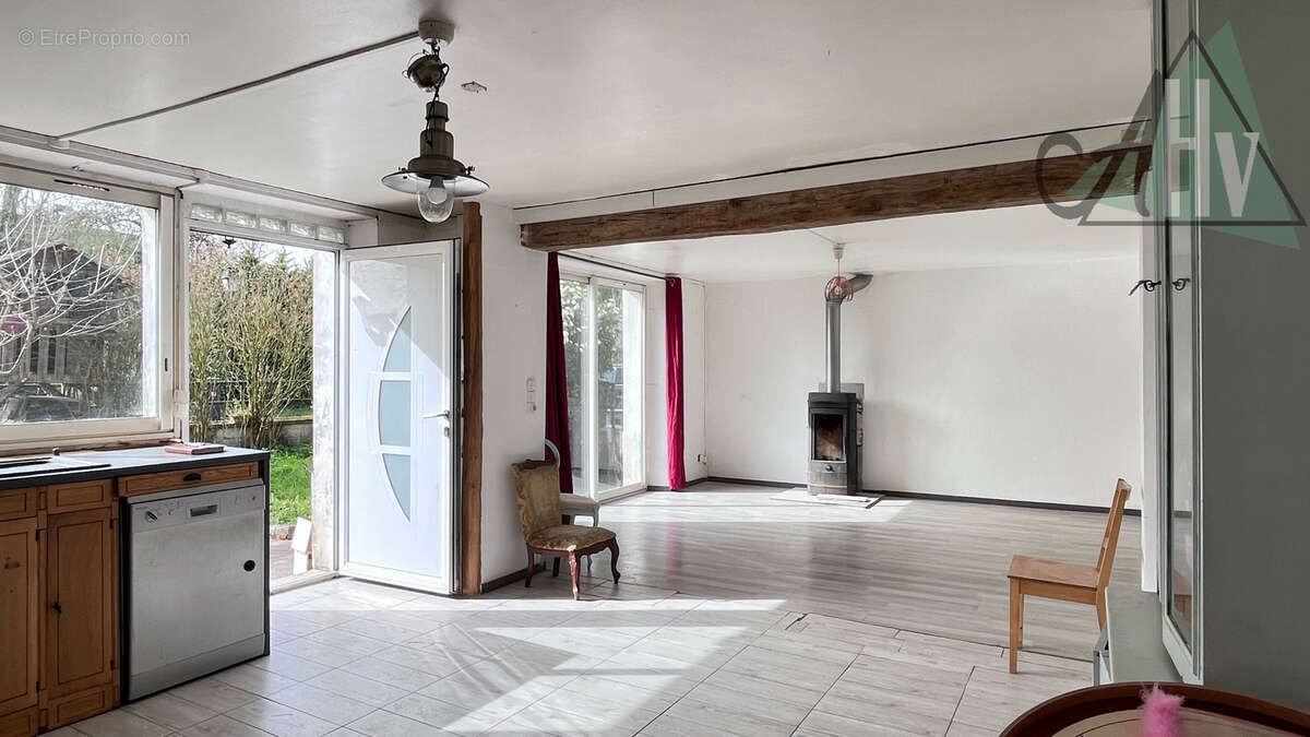 Maison à COURTACON