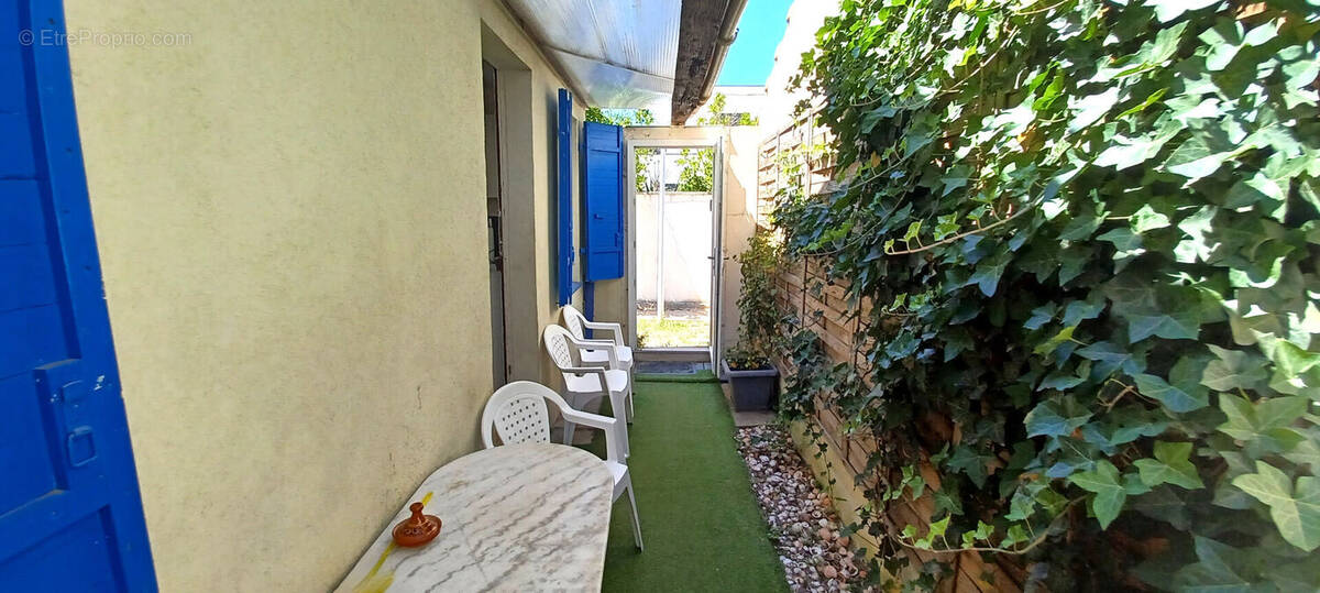Maison à MAUGUIO
